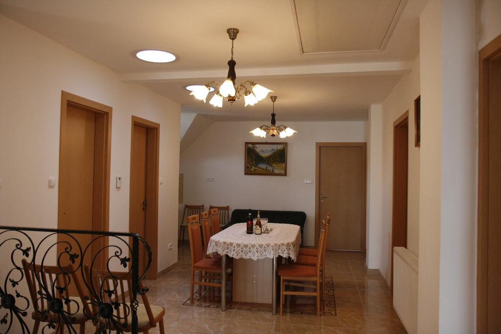 Hotel Pacsirta Vendeghaz Egerszalók Exterior foto